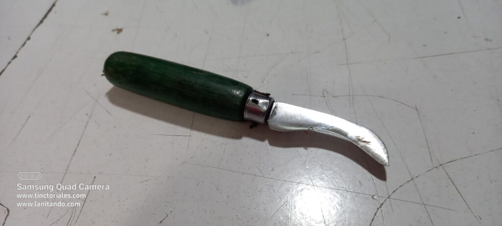 Esto es un cuchillo de talabartero chileno, agotado.